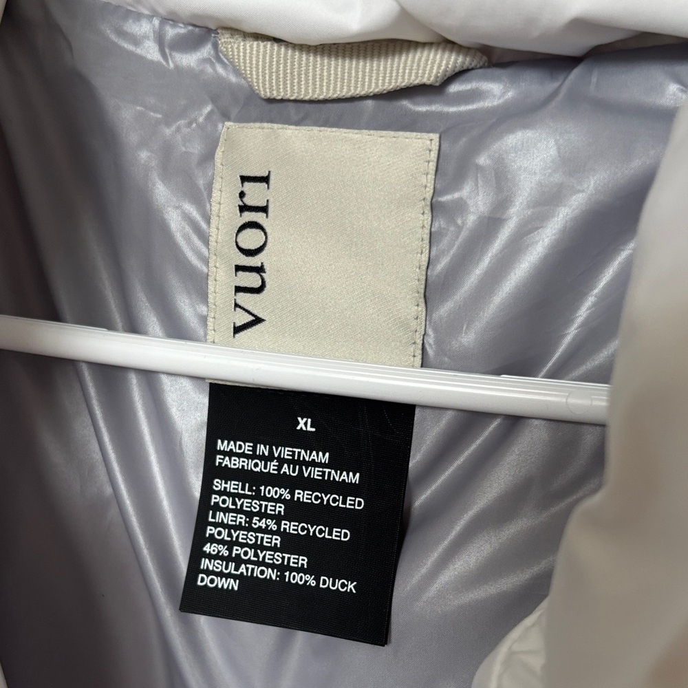 Vuori White Hillside Down Puffer Vest, new with tags - Picture 4 of 8